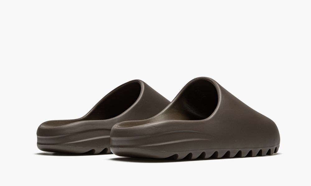 Yeezy SLIDE Soot (2021)